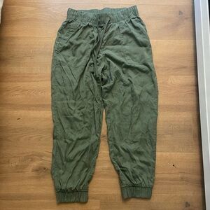 Universal Thread Sage Green pants